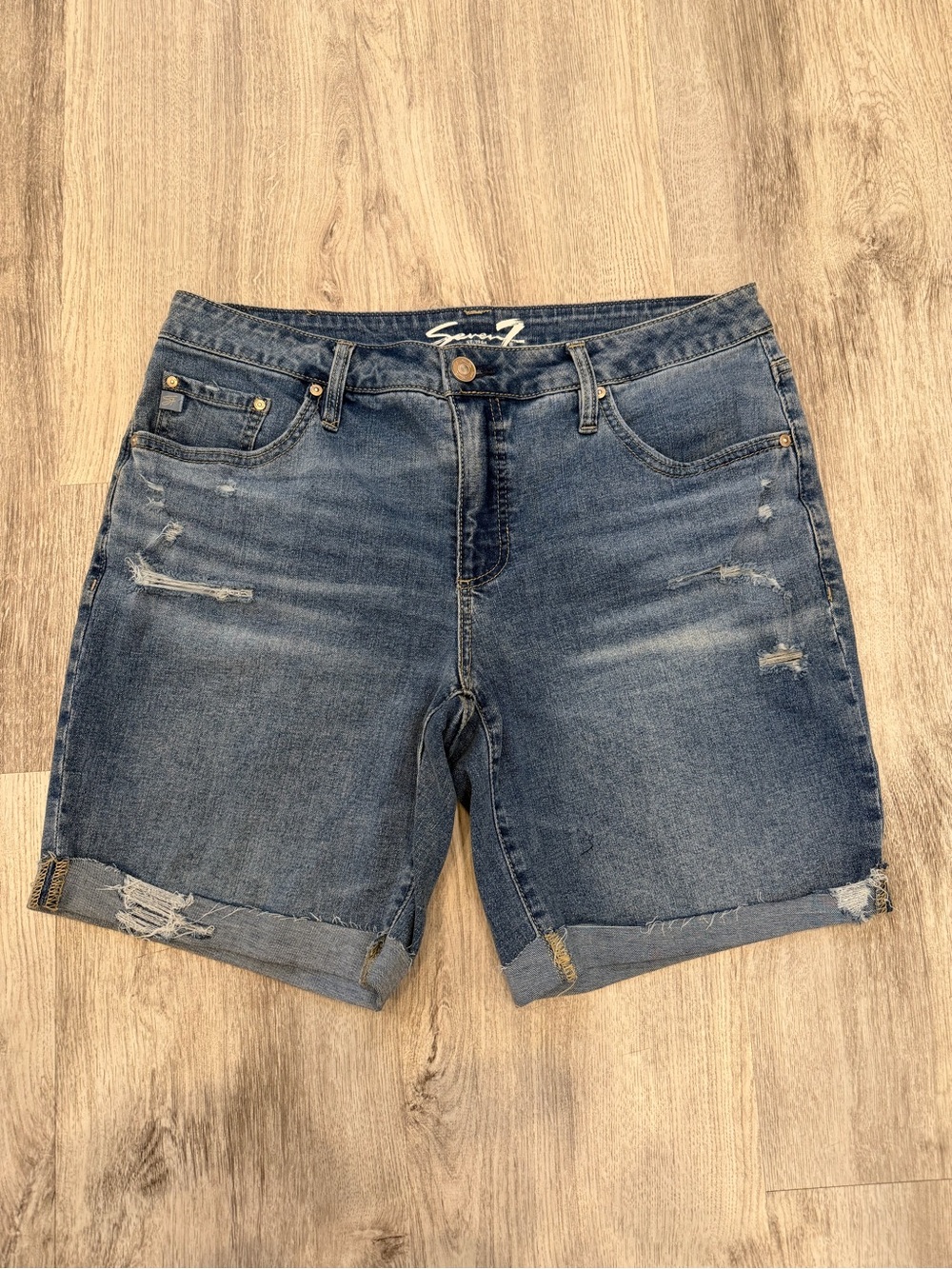 Seven7 Size 8 Relaxed Bermuda Denim Shorts Distressed Cuffed NWOT